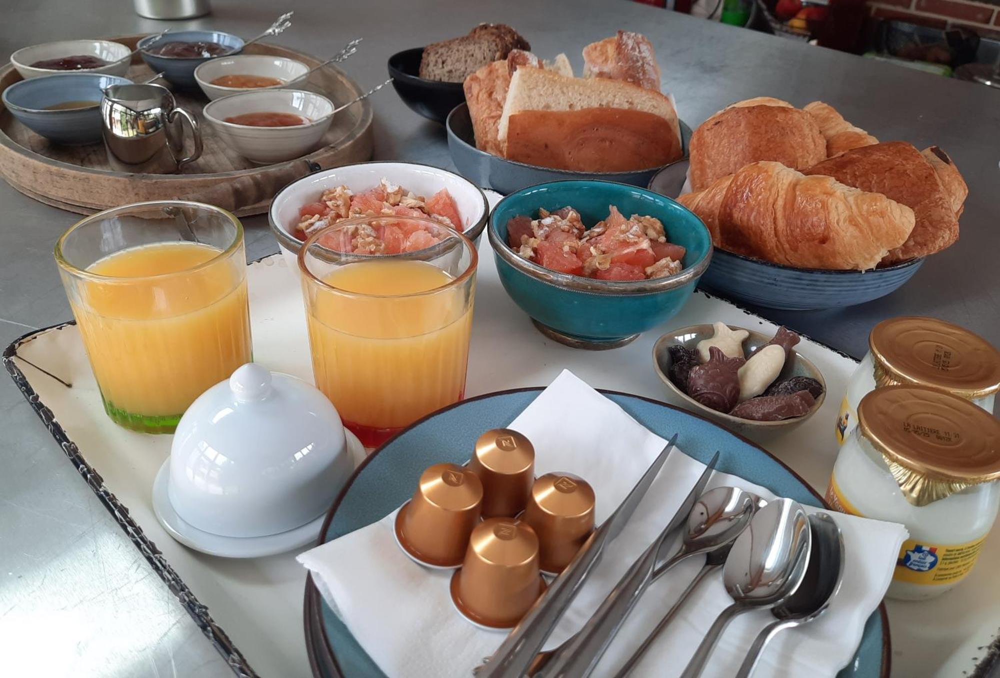 サンリス Pierres Et Jardins Bed & Breakfast エクステリア 写真